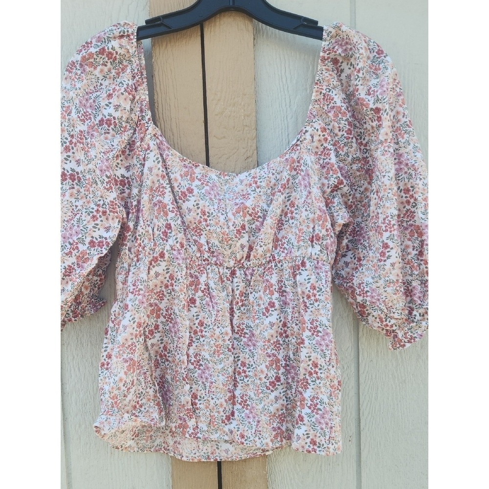 Everly Cottagecore Dainty Floral Milkmaid Puff Sleeve Top Medium Spring‎ Flowers - Picture 4 of 4